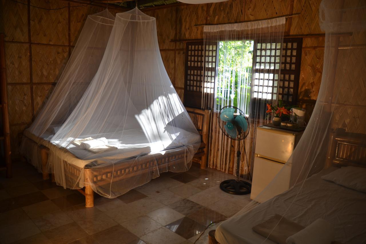 Bamboo Beach Resort Puerto Galera Kültér fotó