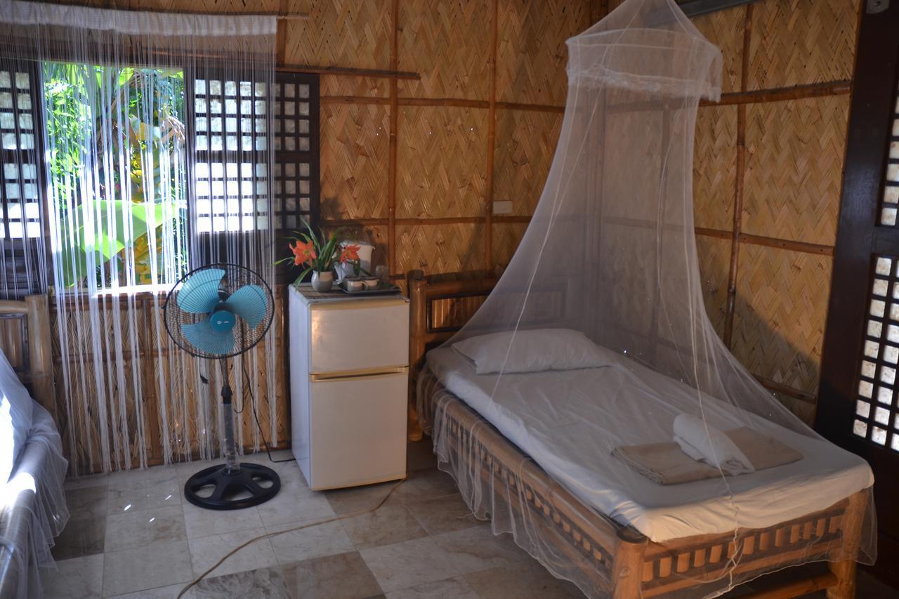 Bamboo Beach Resort Puerto Galera Kültér fotó