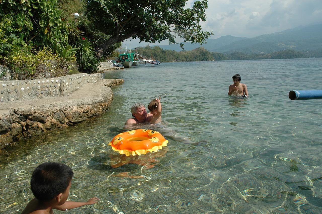 Bamboo Beach Resort Puerto Galera Kültér fotó