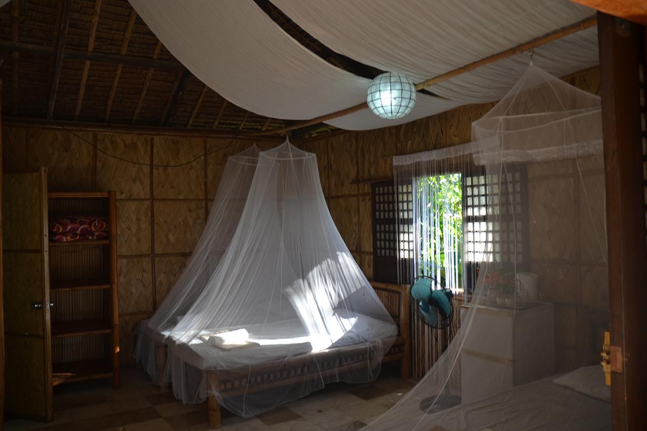 Bamboo Beach Resort Puerto Galera Kültér fotó